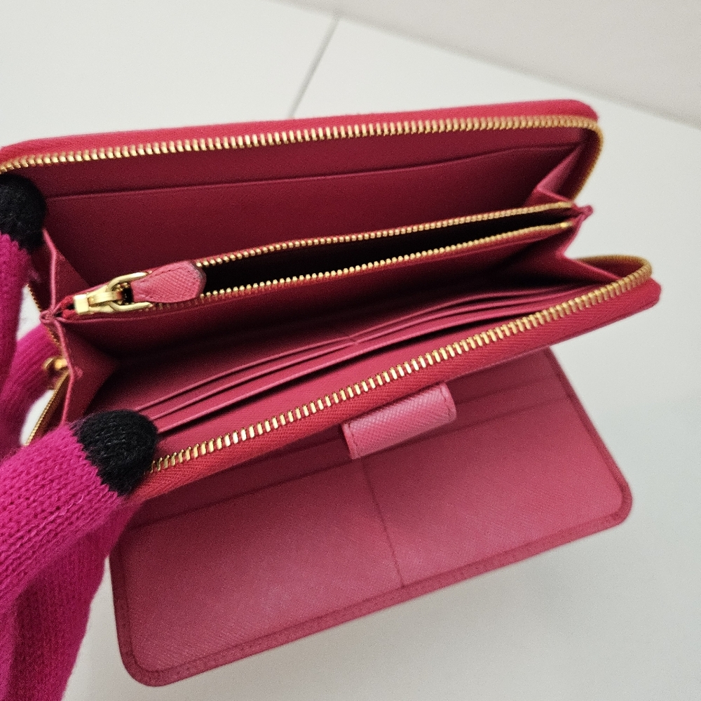 Prada wallet - Picture 9 of 16